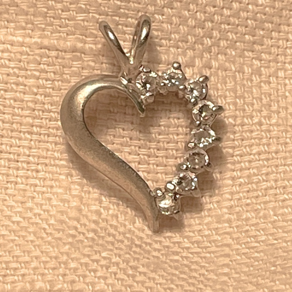 🤍Sterling silver CZ heart pendant - Picture 1 of 4